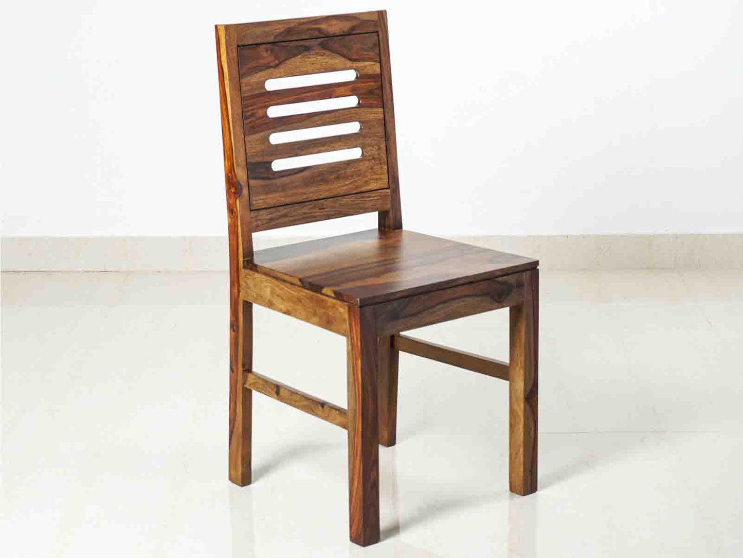 हॉलैंड 4 सीटर डाइनिंग टेबल और 4 डाइनिंग कुर्सियों का सेट