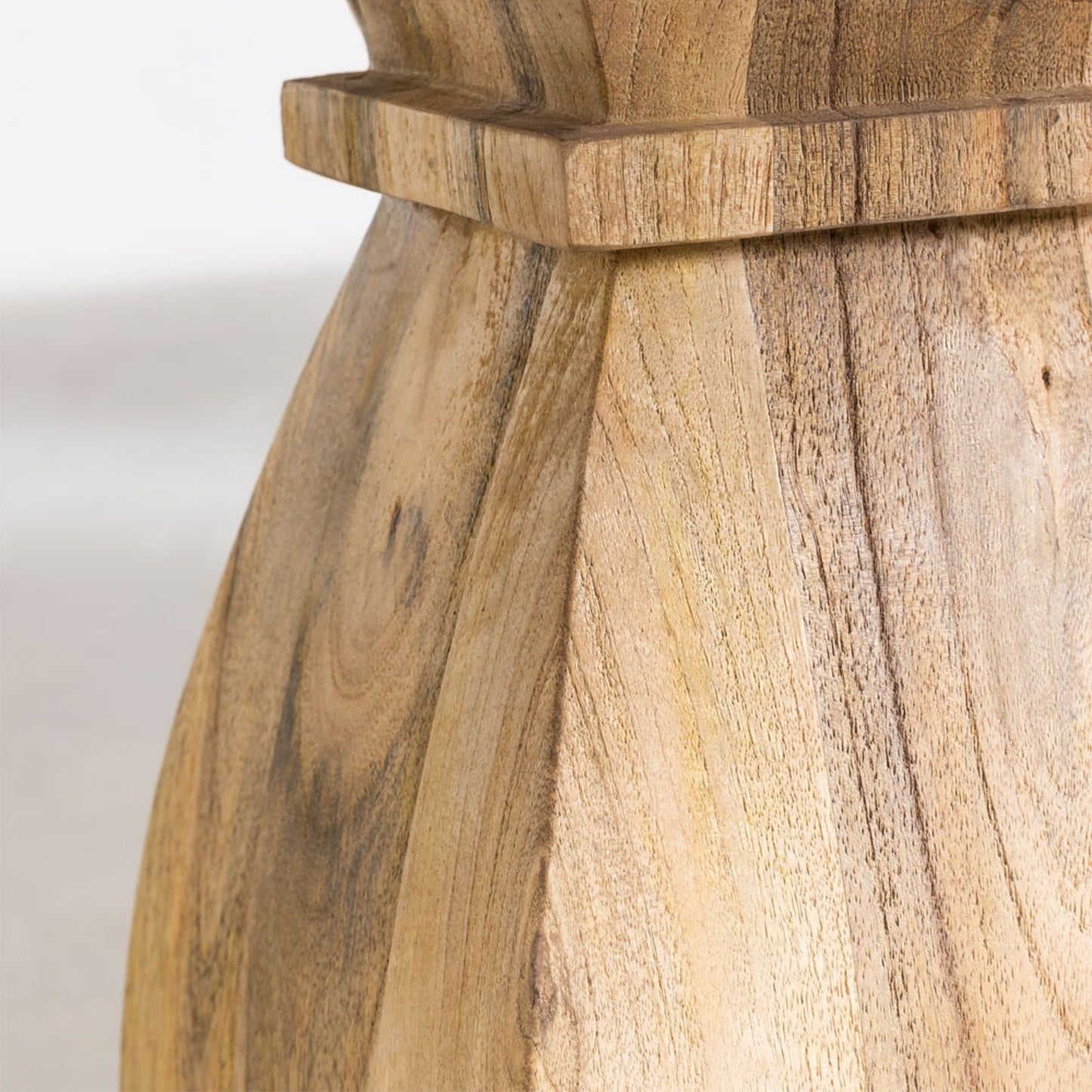 Fausta Round Dining Table Wooden | Natural Finish